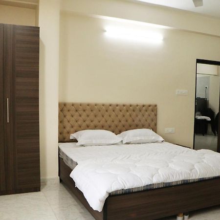 Radharani Apartment Kalküta Dış mekan fotoğraf