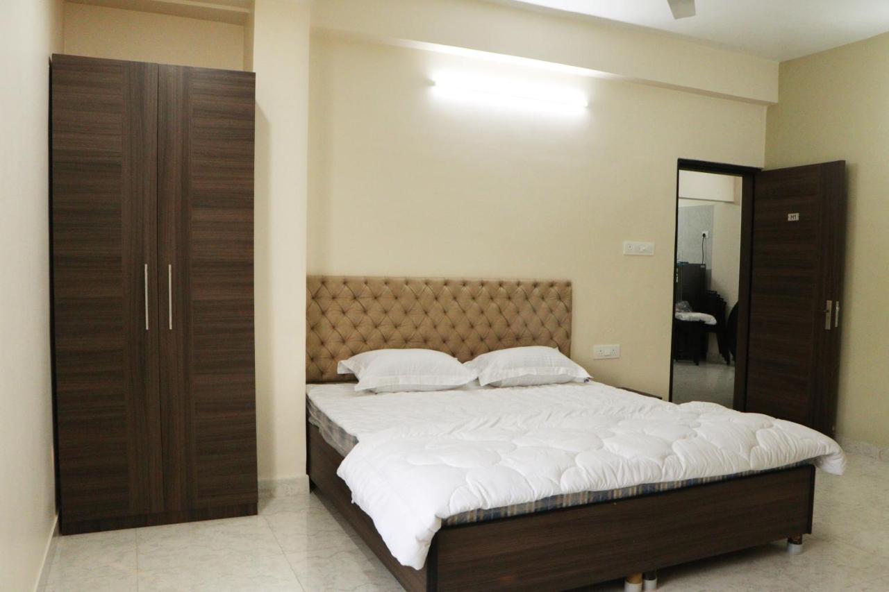 Radharani Apartment Kalküta Dış mekan fotoğraf