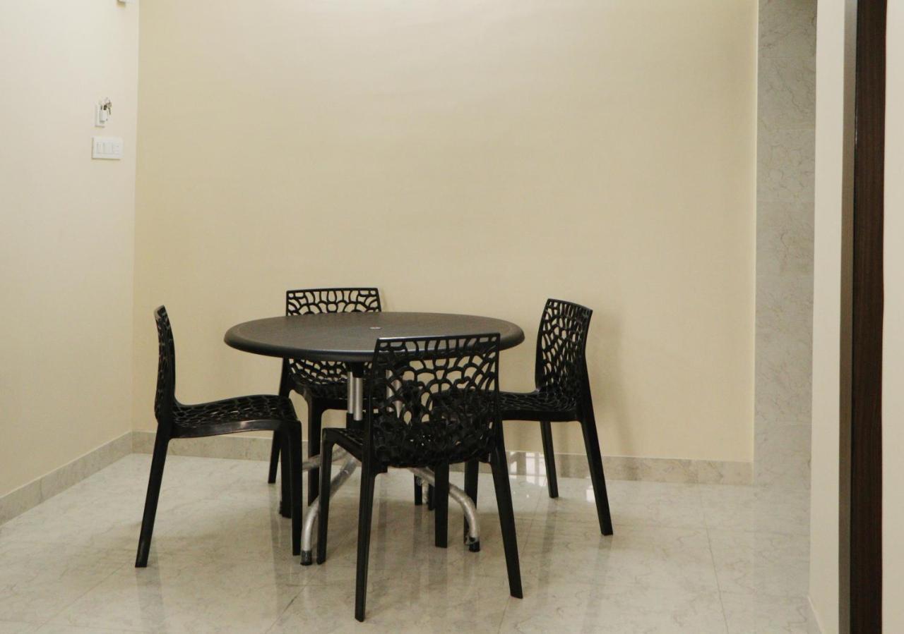 Radharani Apartment Kalküta Dış mekan fotoğraf